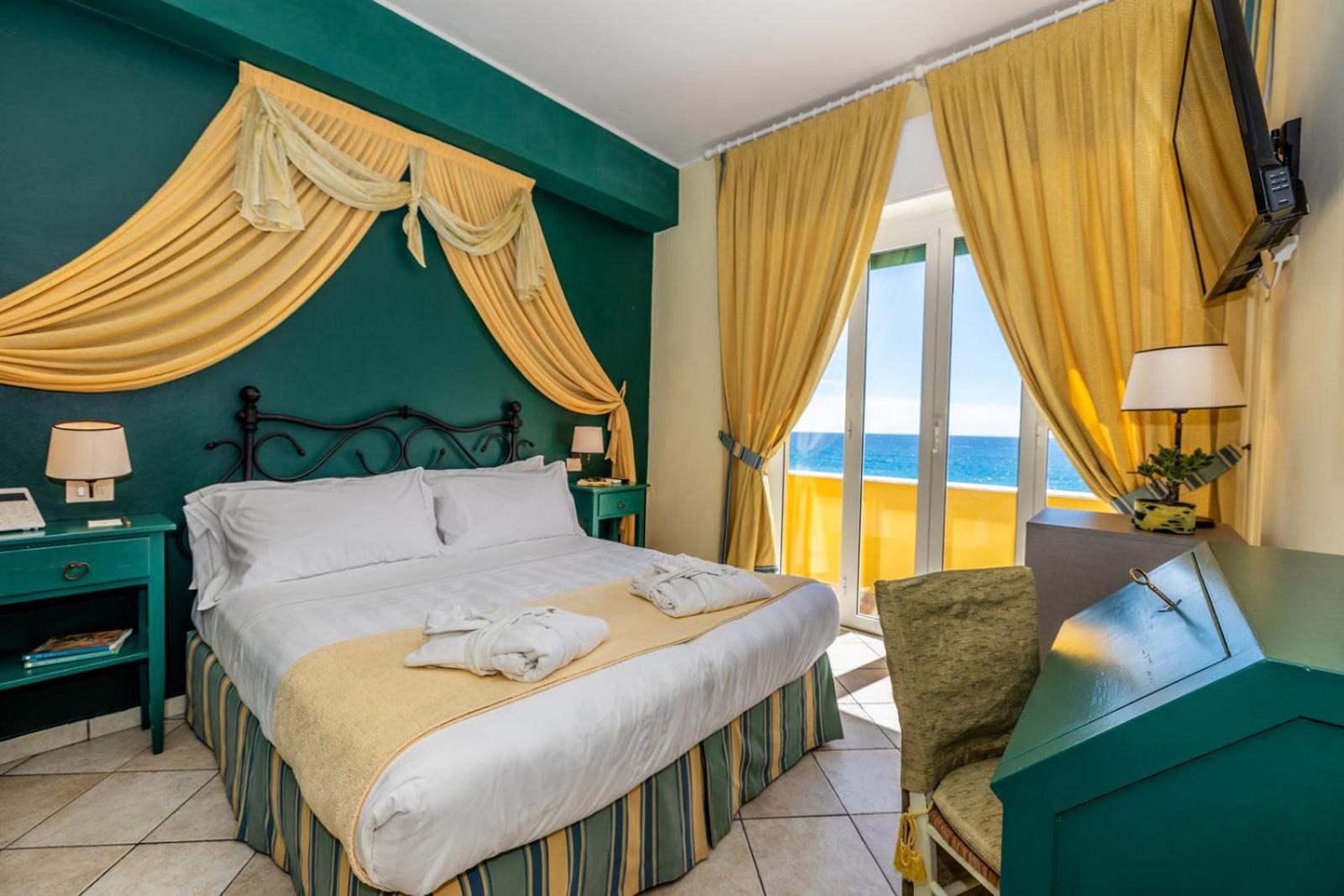 Hotel Albatros فاريغوتي المظهر الخارجي الصورة